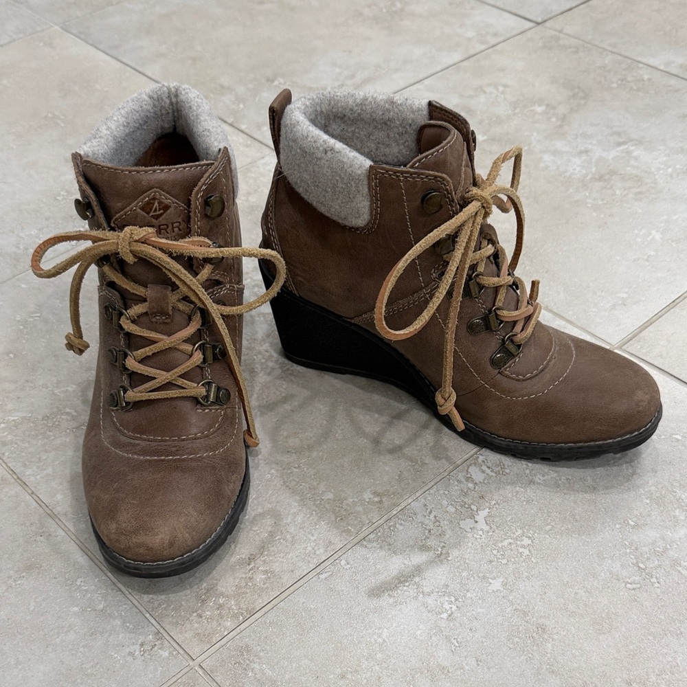 Sperry Brown Lace Up Wedge Leather Boots
